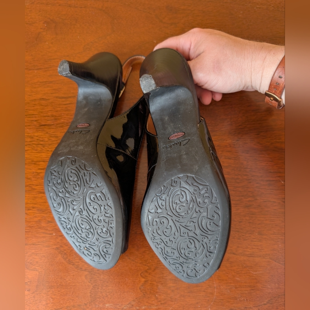 Clarks Artisan Black Patent Leather Peep-Toe Slingback Heels Sz 8M - Picture 10 of 10